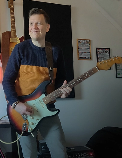 eugene blommaert speelt een stratocaster